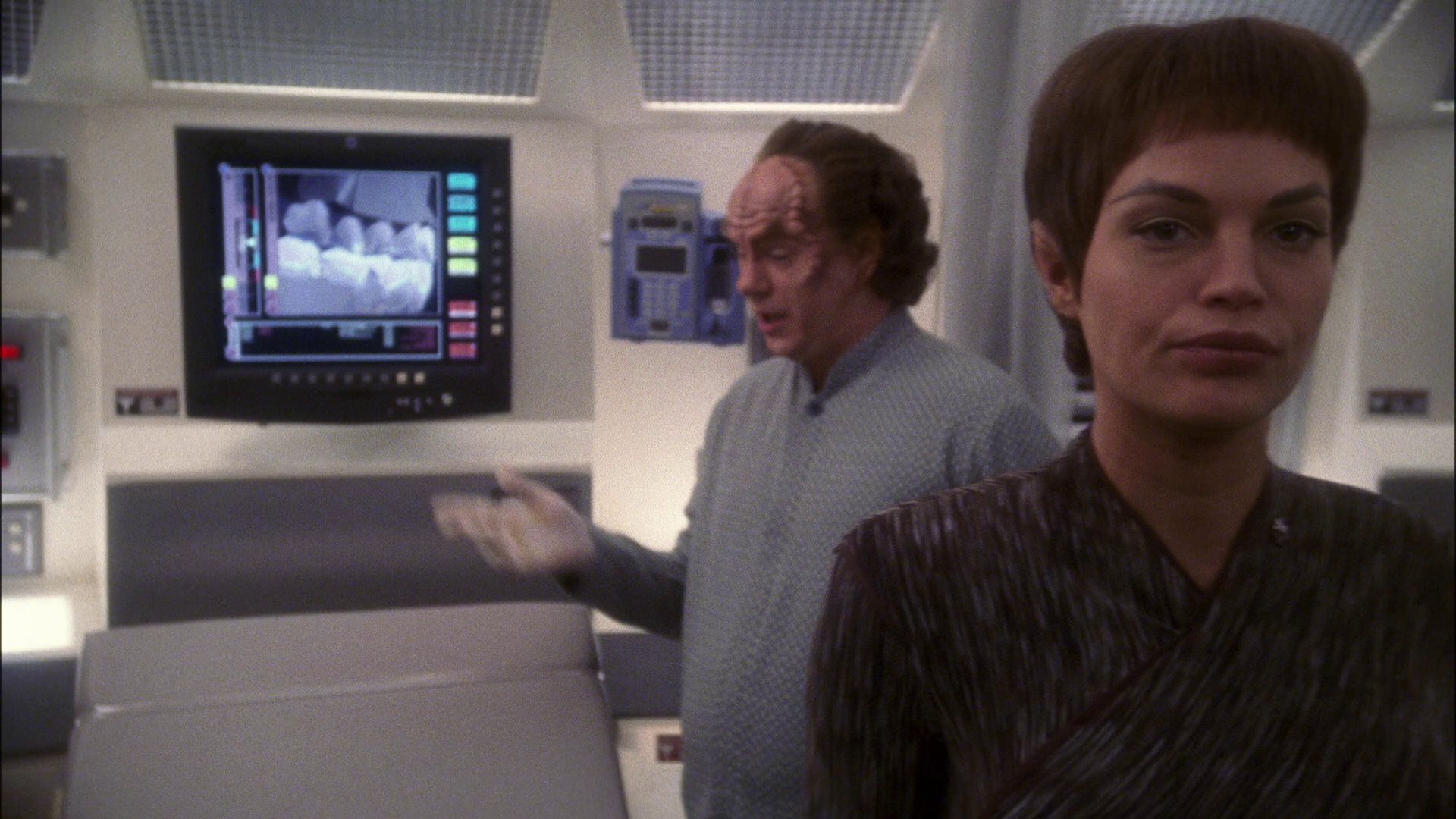 extant_StarTrek_ENT_1x13-DearDoctor_1711.jpg