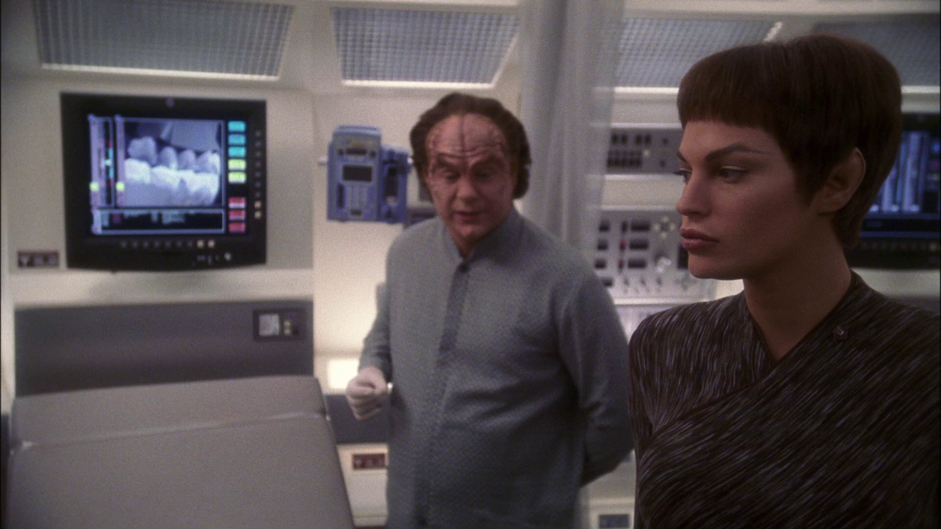 extant_StarTrek_ENT_1x13-DearDoctor_1713.jpg