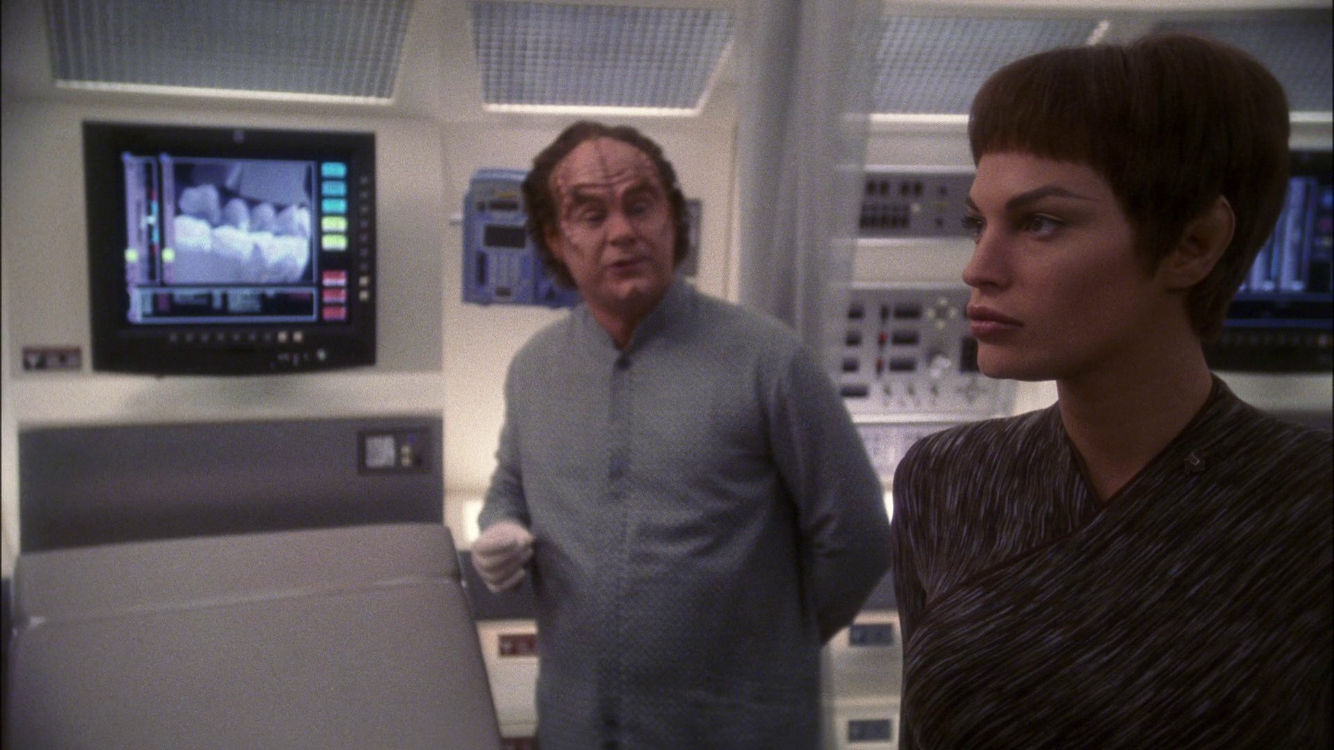 extant_StarTrek_ENT_1x13-DearDoctor_1714.jpg
