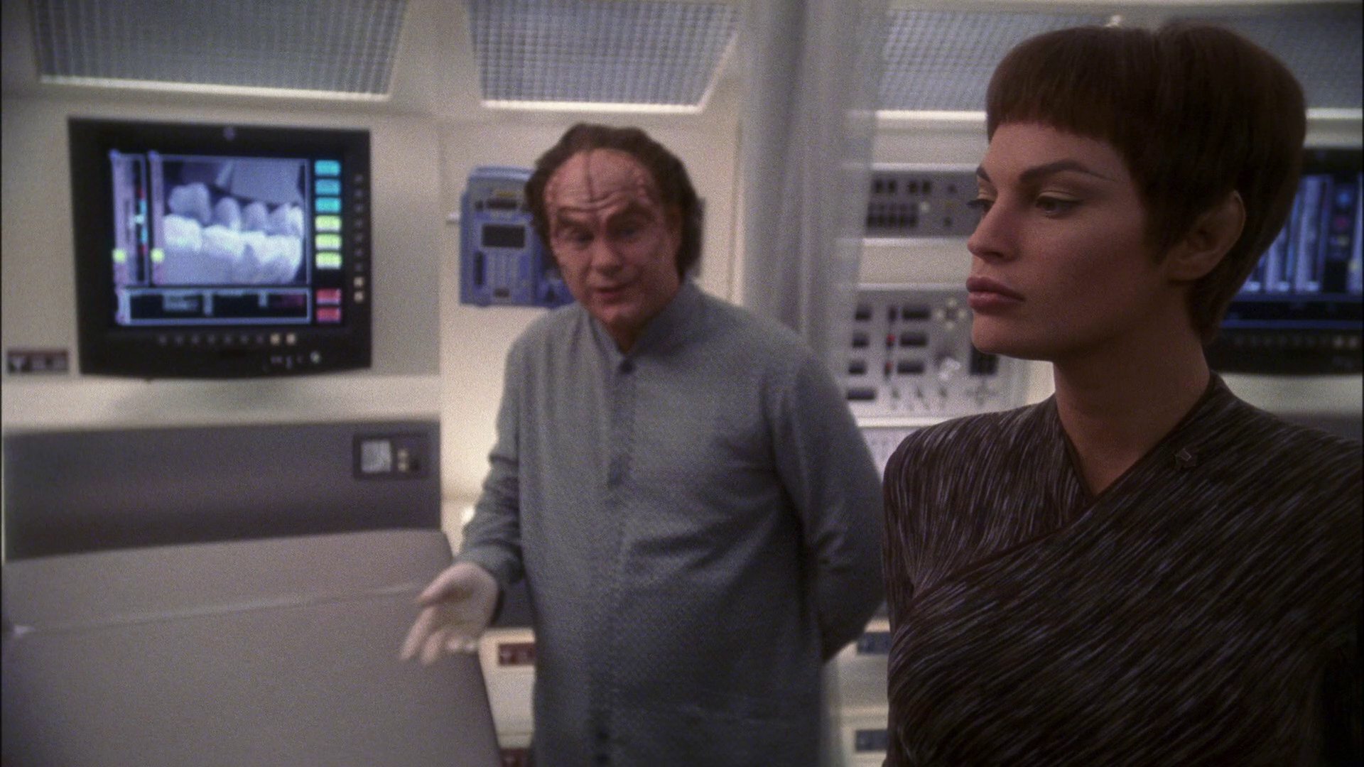 extant_StarTrek_ENT_1x13-DearDoctor_1716.jpg