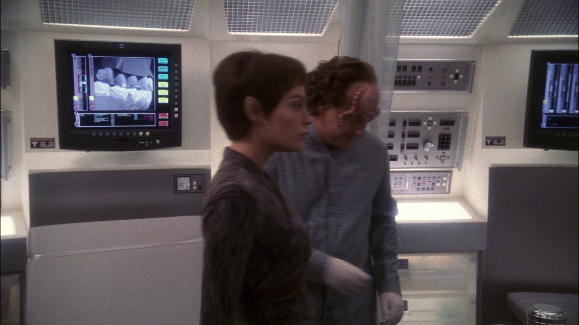 extant_StarTrek_ENT_1x13-DearDoctor_1724.jpg