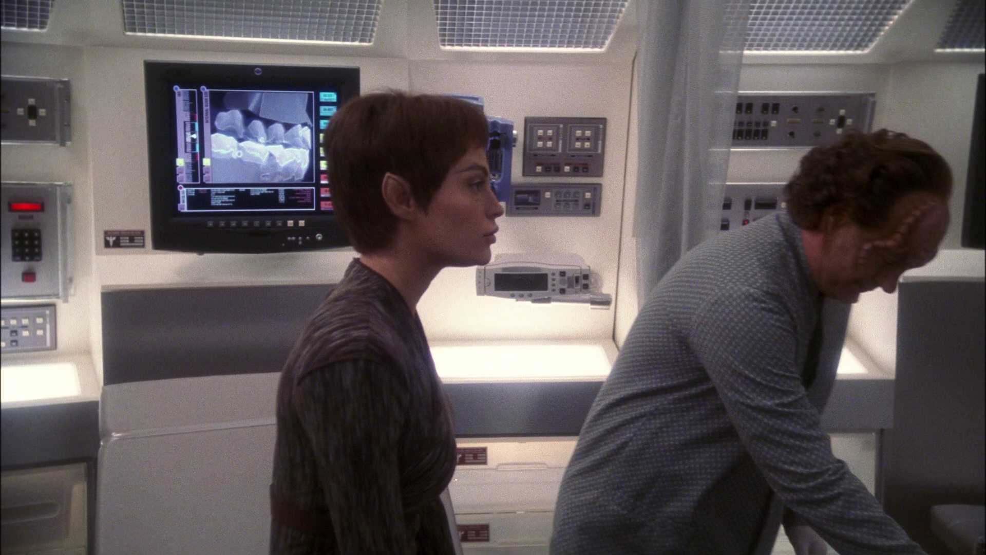 extant_StarTrek_ENT_1x13-DearDoctor_1725.jpg