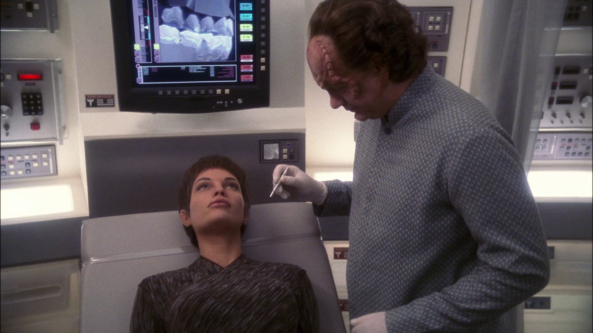 extant_StarTrek_ENT_1x13-DearDoctor_1733.jpg