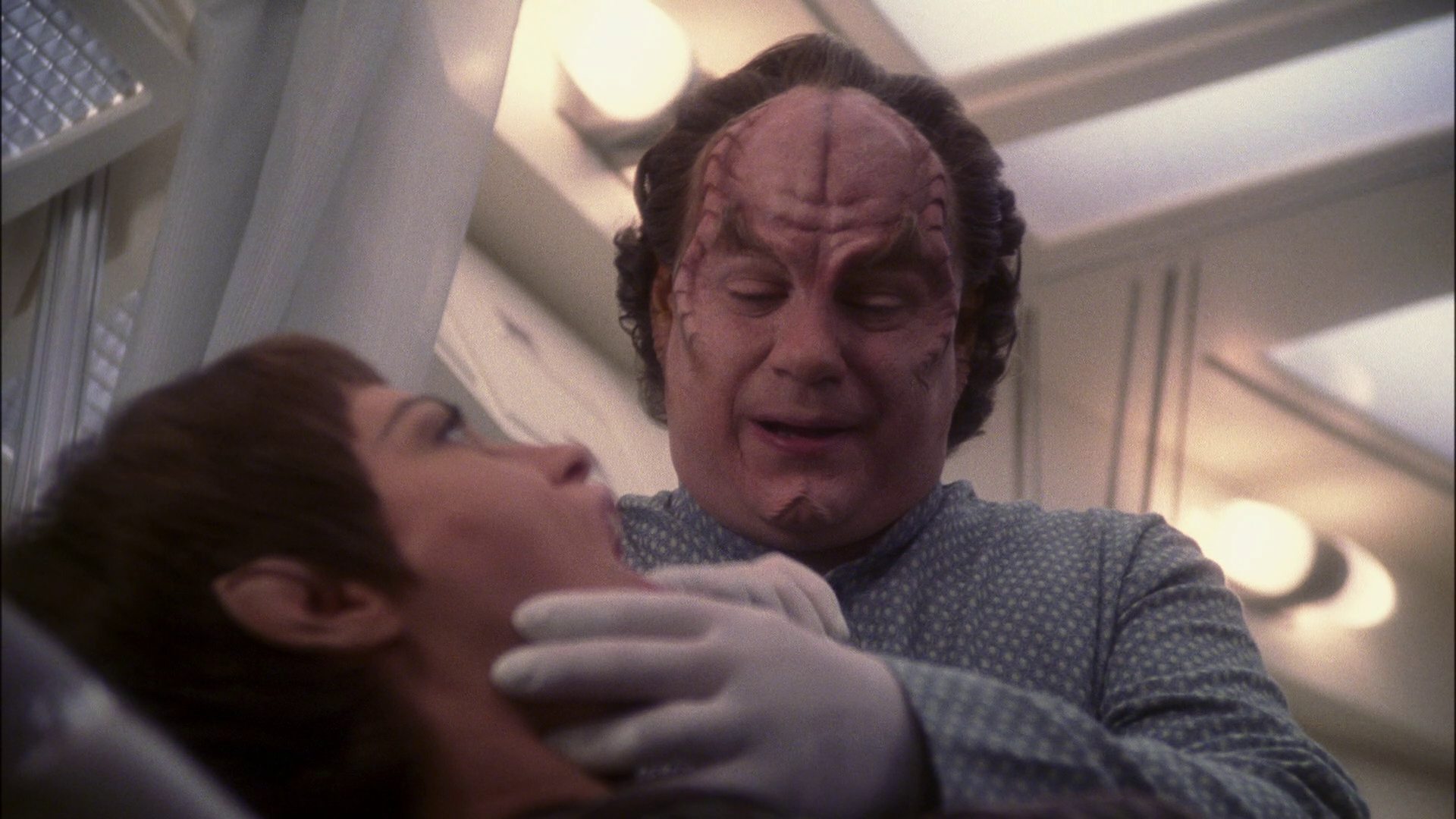 extant_StarTrek_ENT_1x13-DearDoctor_1743.jpg