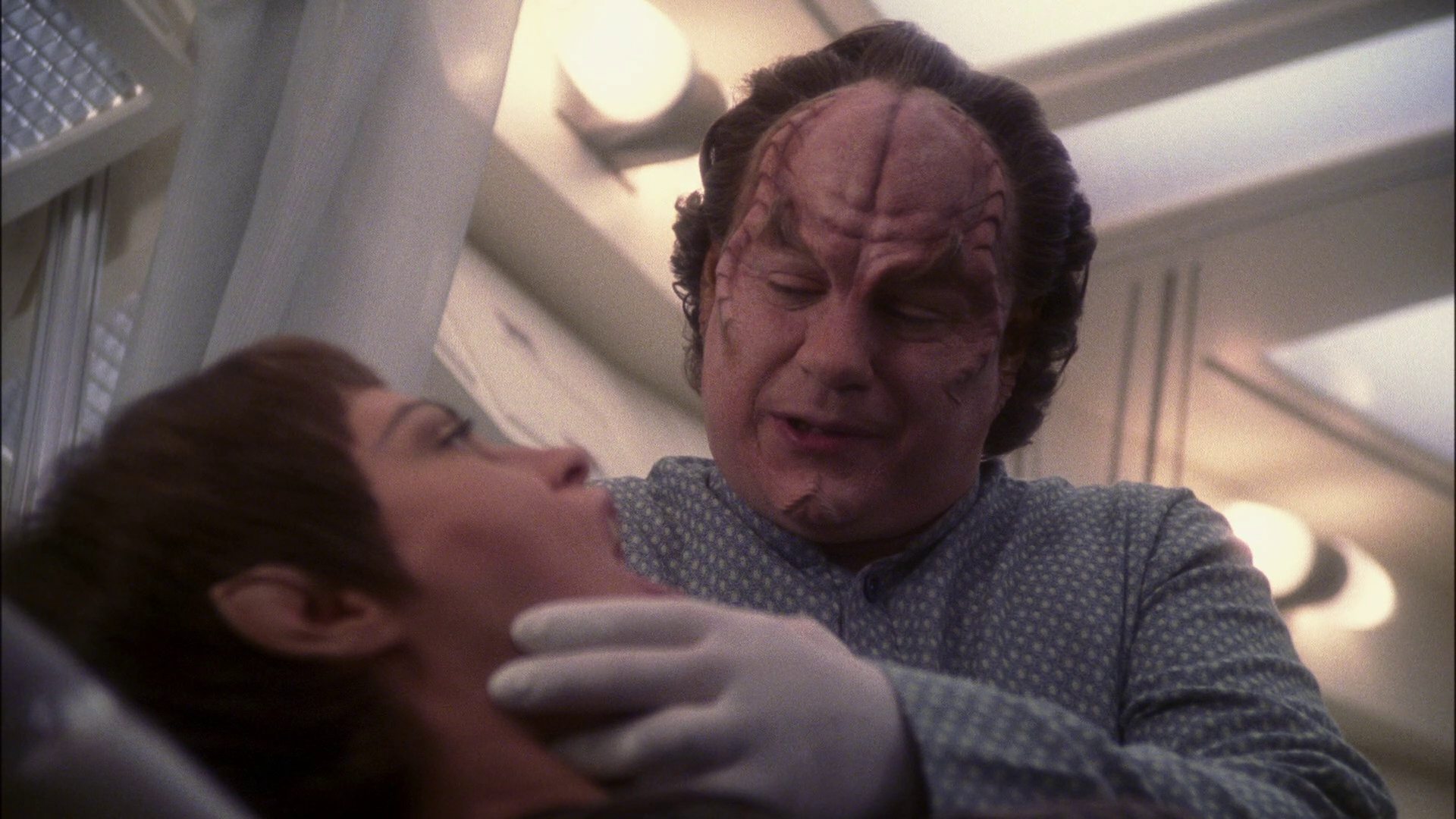 extant_StarTrek_ENT_1x13-DearDoctor_1749.jpg