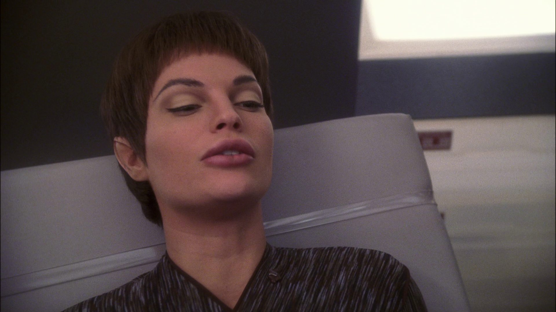 extant_StarTrek_ENT_1x13-DearDoctor_1796.jpg