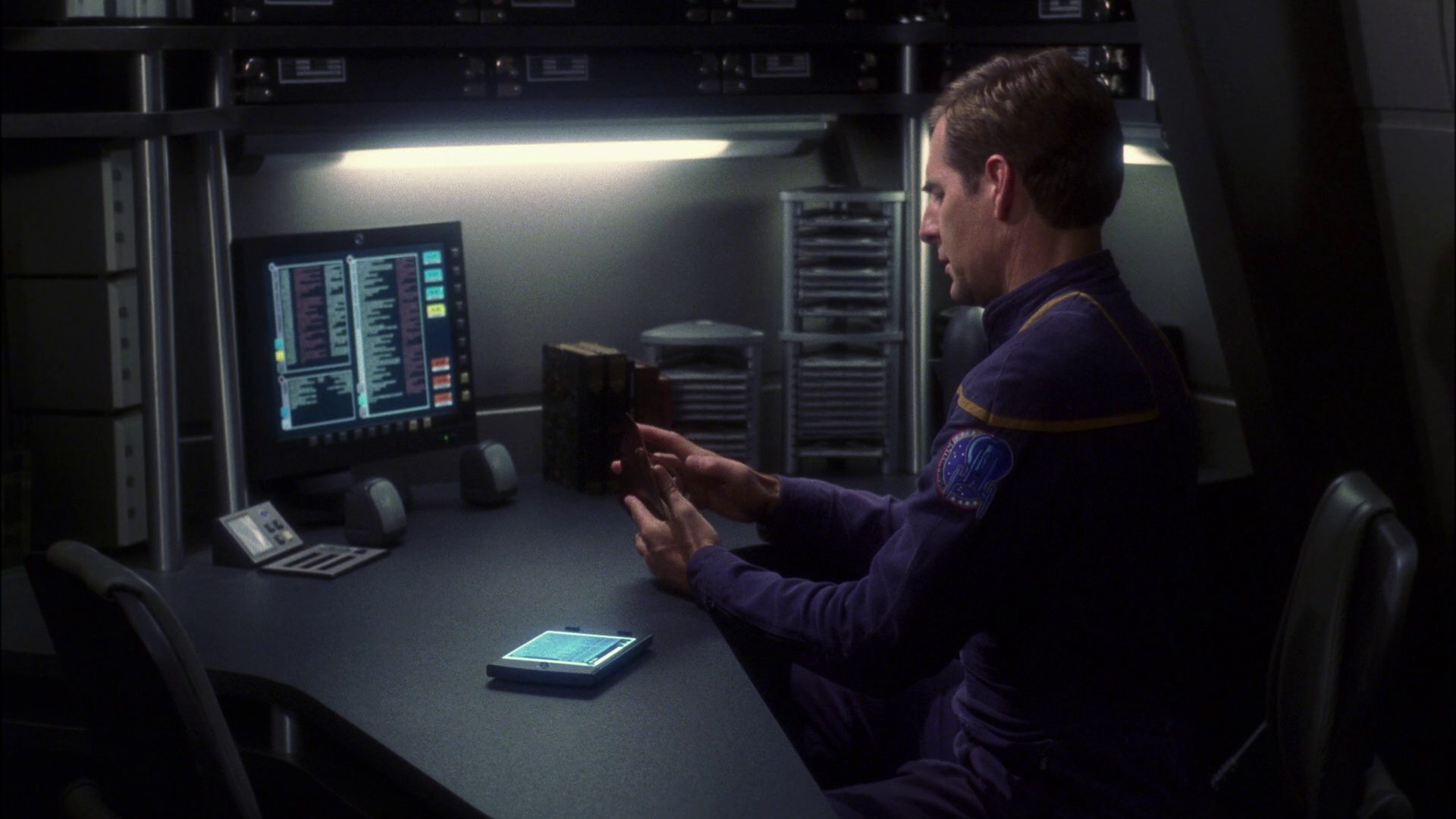 extant_StarTrek_ENT_1x13-DearDoctor_1859.jpg