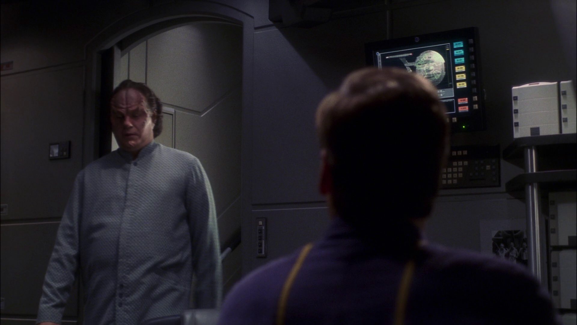 extant_StarTrek_ENT_1x13-DearDoctor_1868.jpg