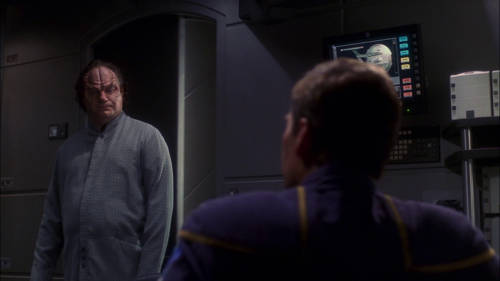 extant_StarTrek_ENT_1x13-DearDoctor_1871.jpg