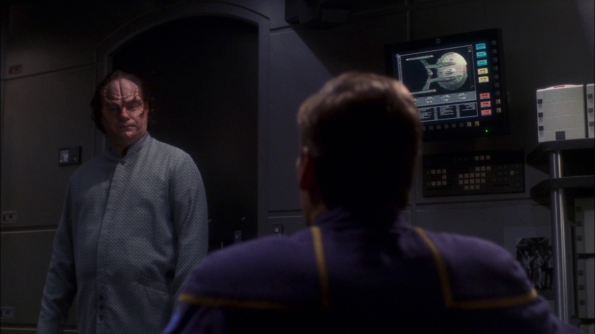 extant_StarTrek_ENT_1x13-DearDoctor_1872.jpg