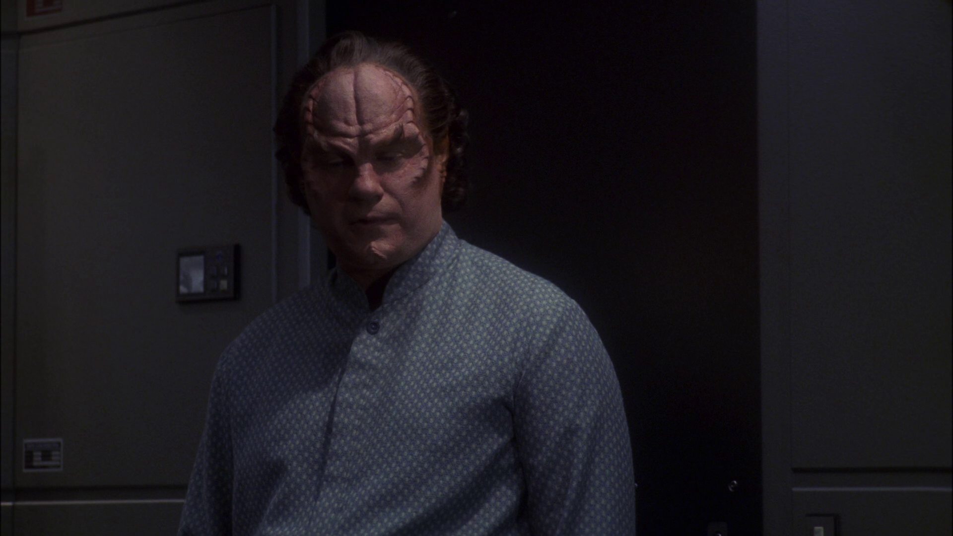 extant_StarTrek_ENT_1x13-DearDoctor_1881.jpg