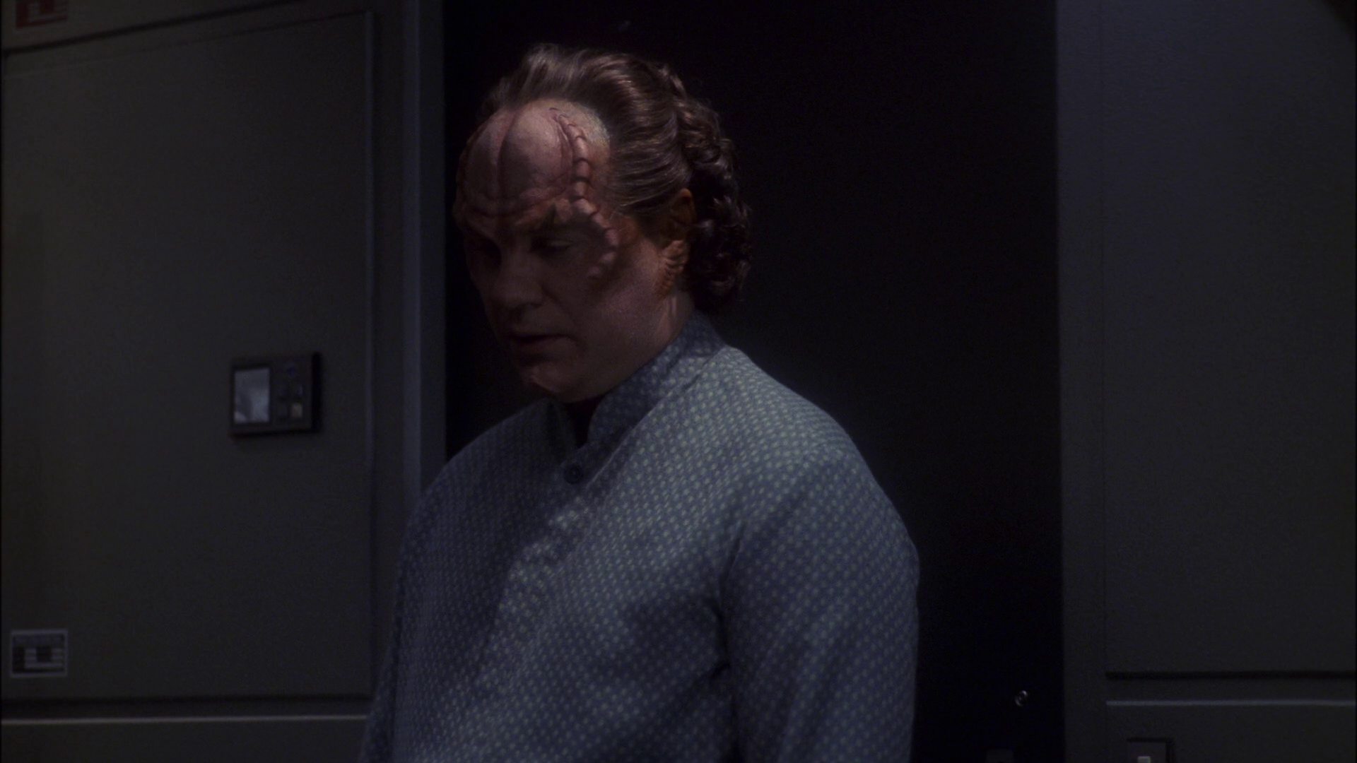 extant_StarTrek_ENT_1x13-DearDoctor_1889.jpg