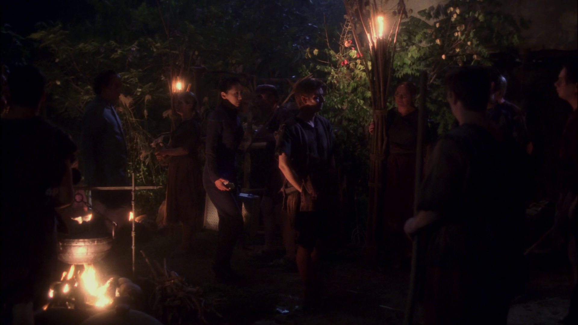 extant_StarTrek_ENT_1x13-DearDoctor_2027.jpg