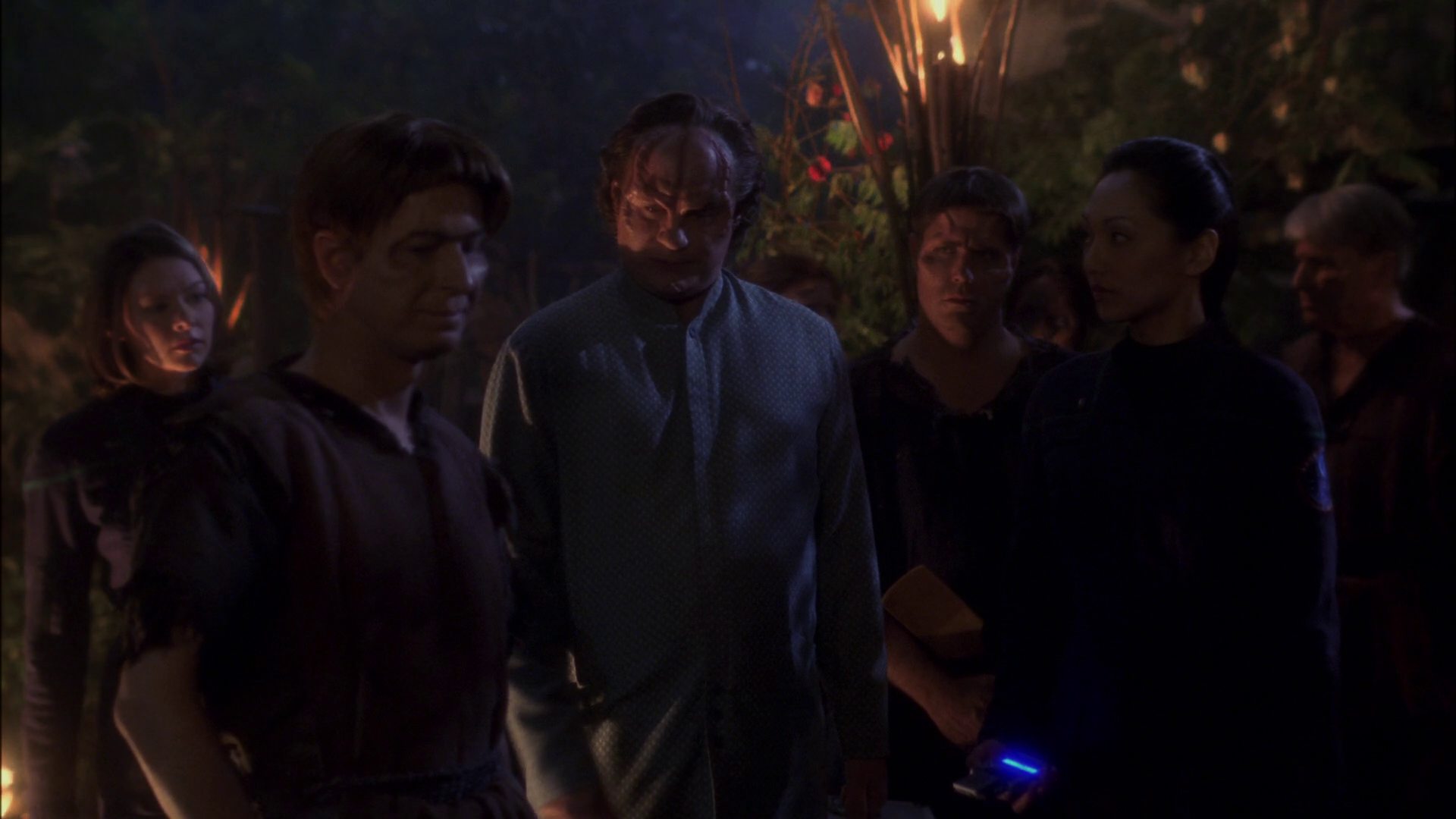 extant_StarTrek_ENT_1x13-DearDoctor_2037.jpg