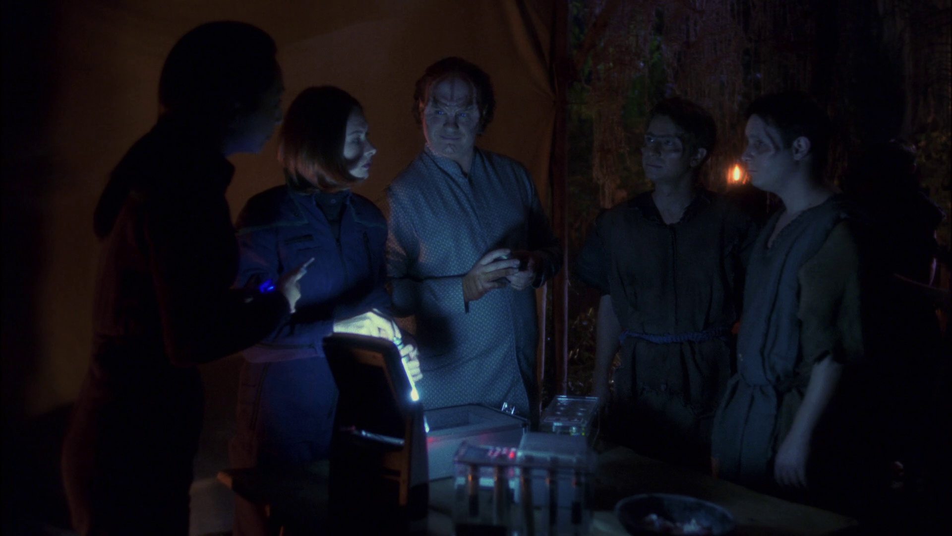 extant_StarTrek_ENT_1x13-DearDoctor_2096.jpg