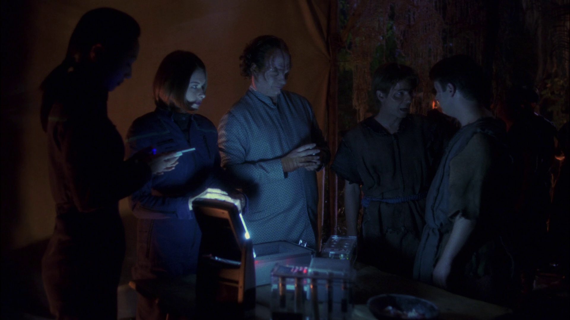 extant_StarTrek_ENT_1x13-DearDoctor_2099.jpg