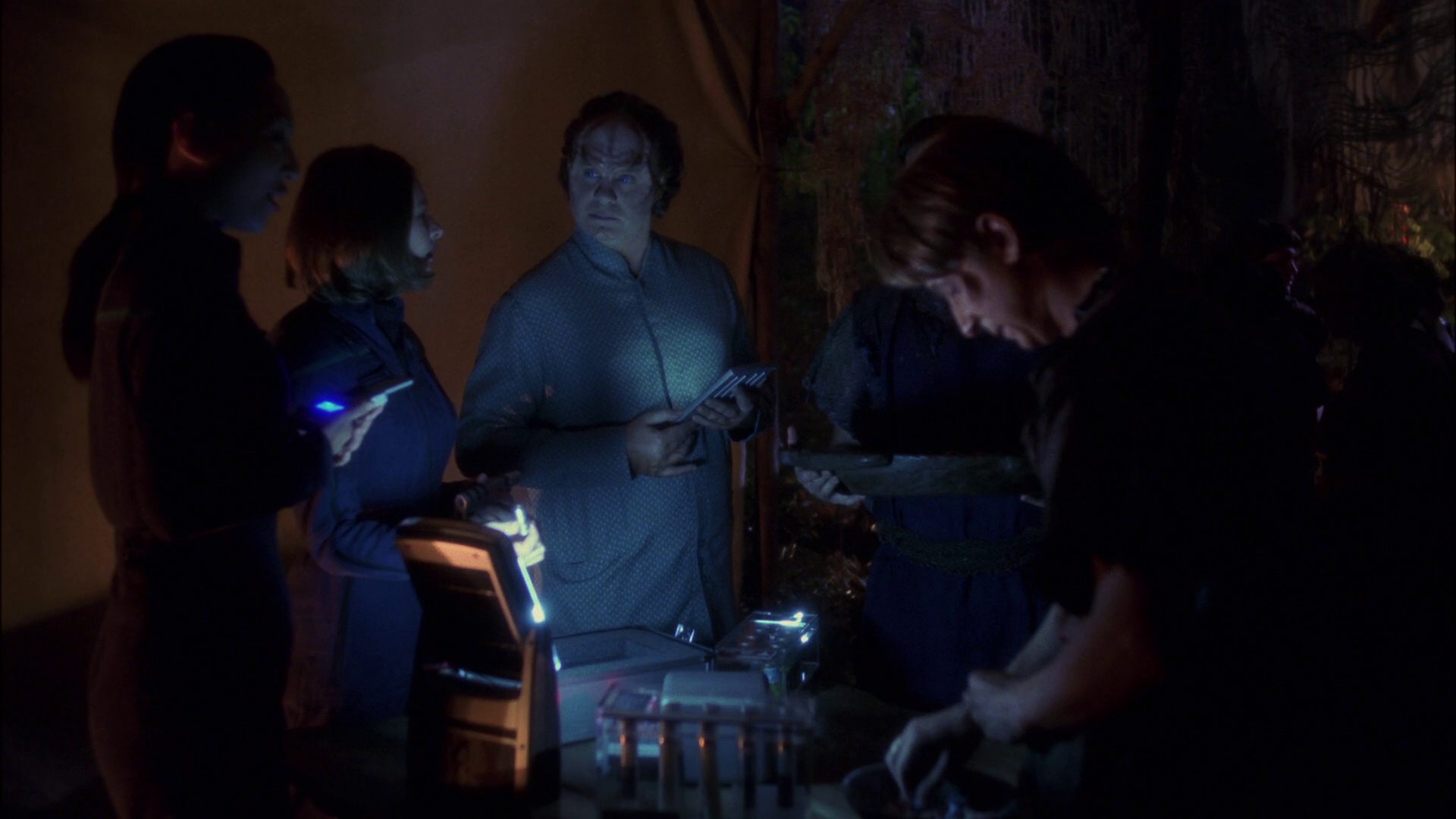 extant_StarTrek_ENT_1x13-DearDoctor_2189.jpg