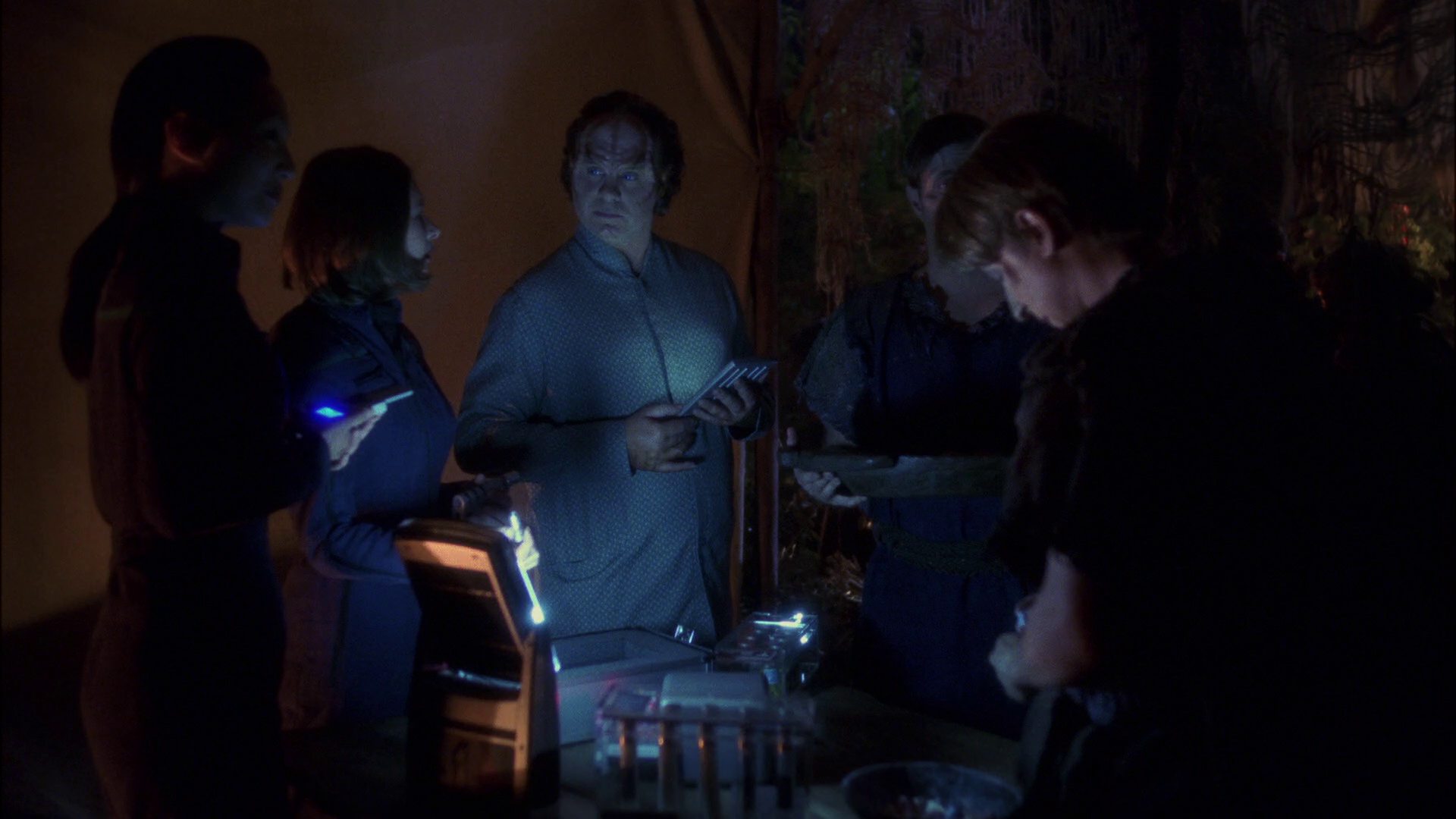 extant_StarTrek_ENT_1x13-DearDoctor_2190.jpg