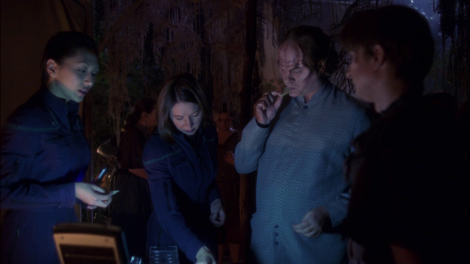 extant_StarTrek_ENT_1x13-DearDoctor_2221.jpg