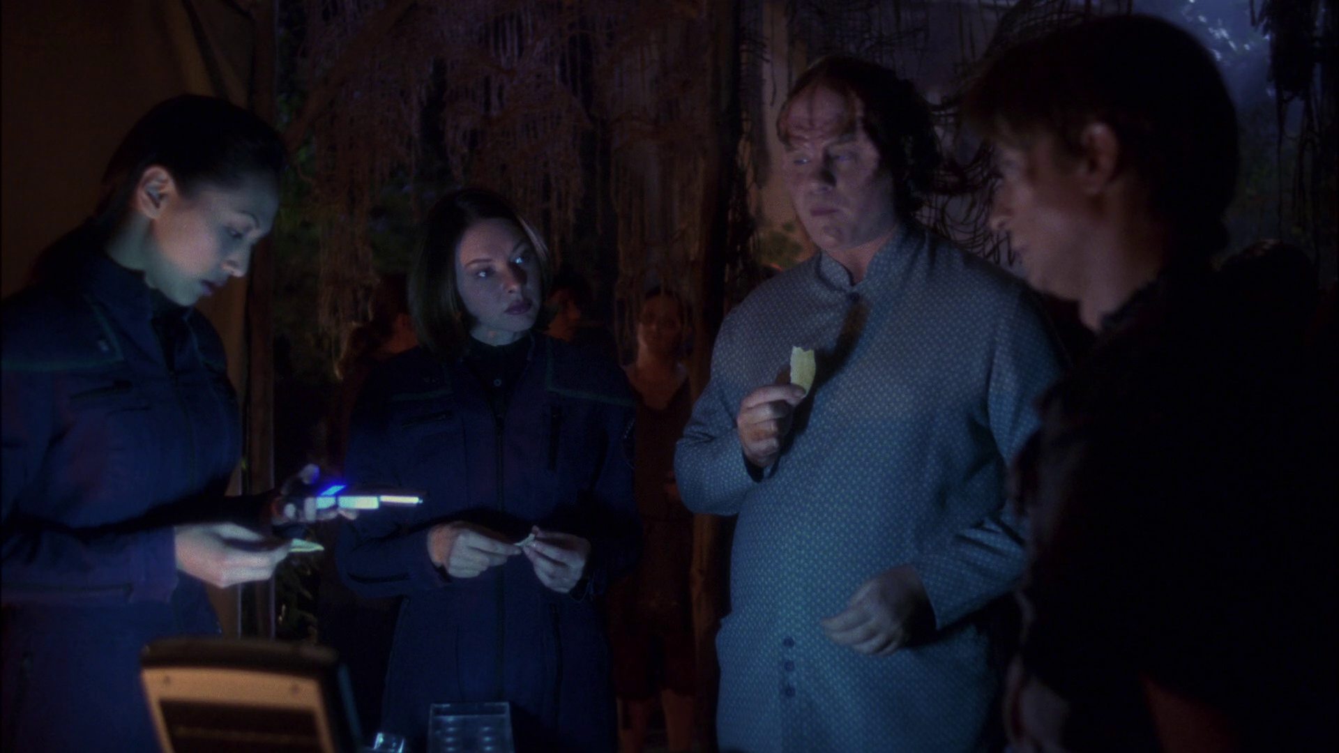 extant_StarTrek_ENT_1x13-DearDoctor_2229.jpg