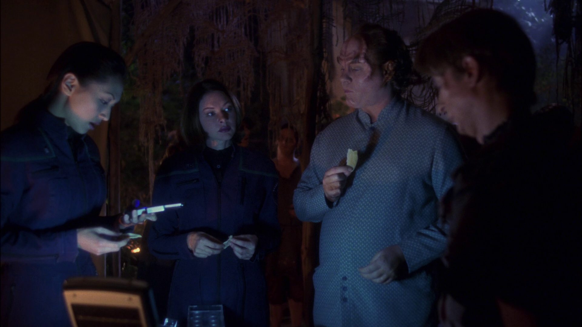 extant_StarTrek_ENT_1x13-DearDoctor_2230.jpg