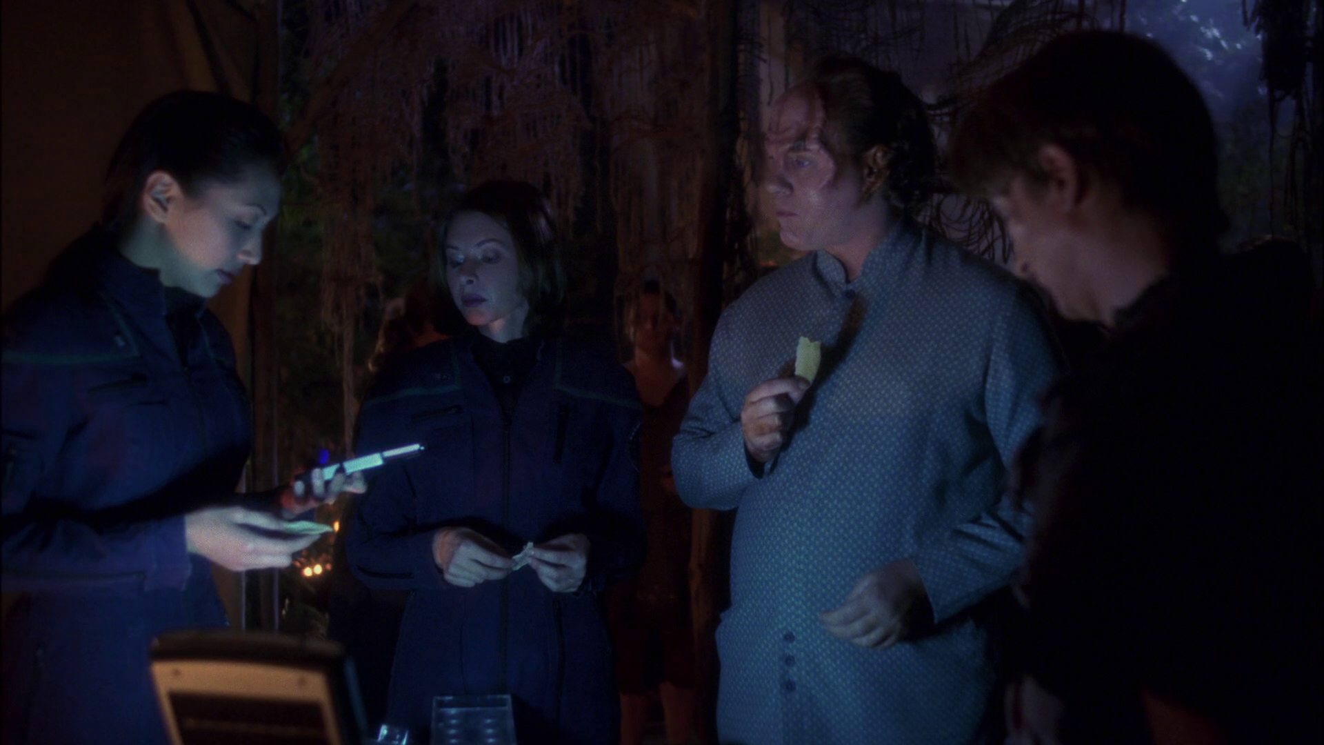 extant_StarTrek_ENT_1x13-DearDoctor_2232.jpg