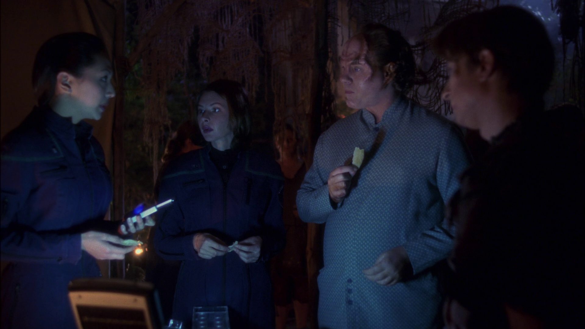 extant_StarTrek_ENT_1x13-DearDoctor_2234.jpg
