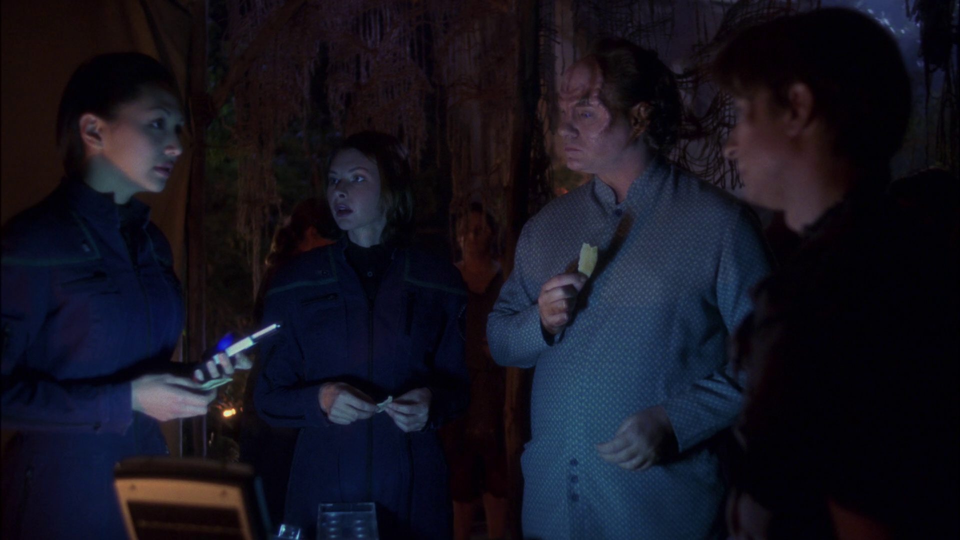 extant_StarTrek_ENT_1x13-DearDoctor_2235.jpg