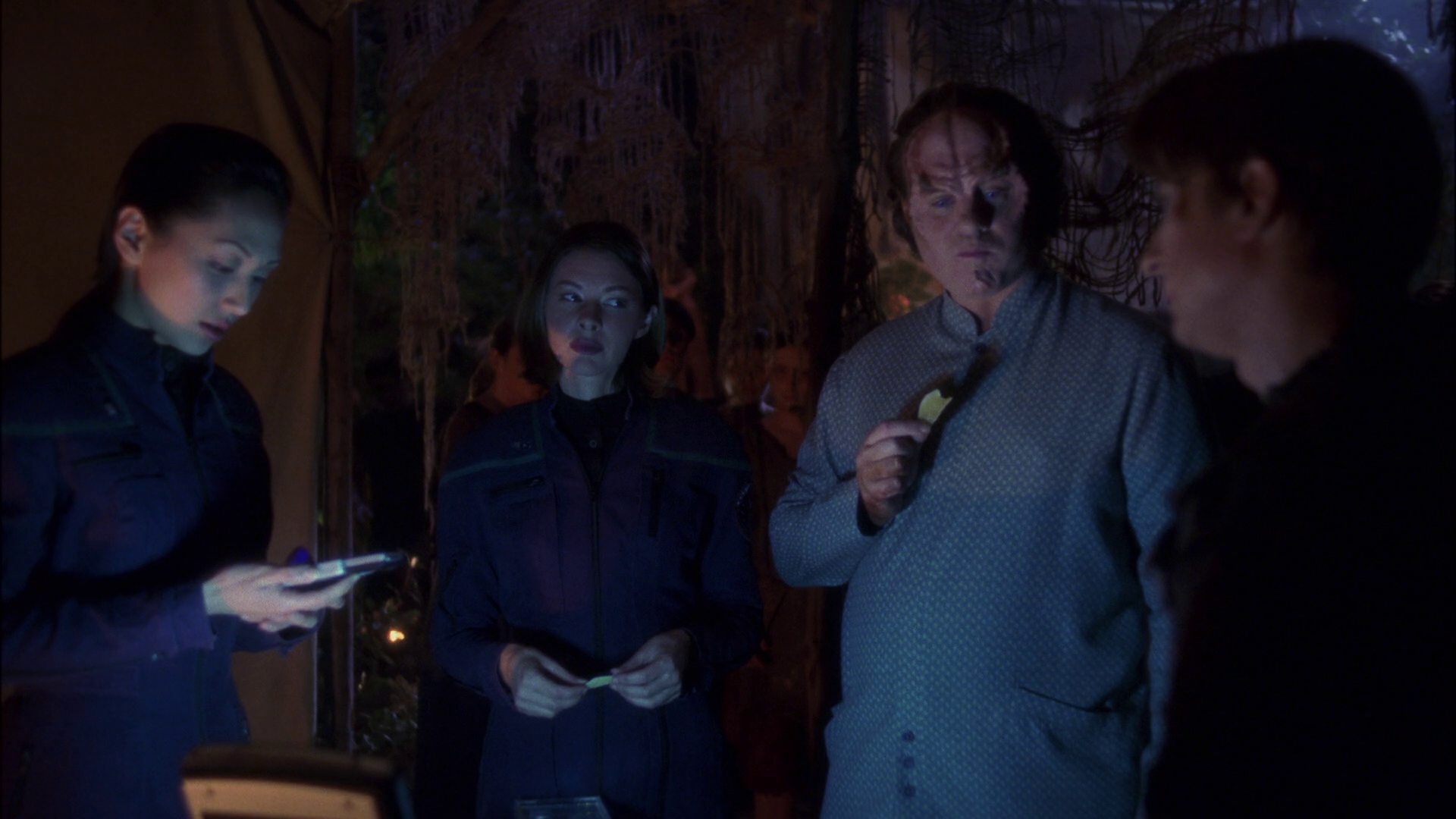 extant_StarTrek_ENT_1x13-DearDoctor_2267.jpg