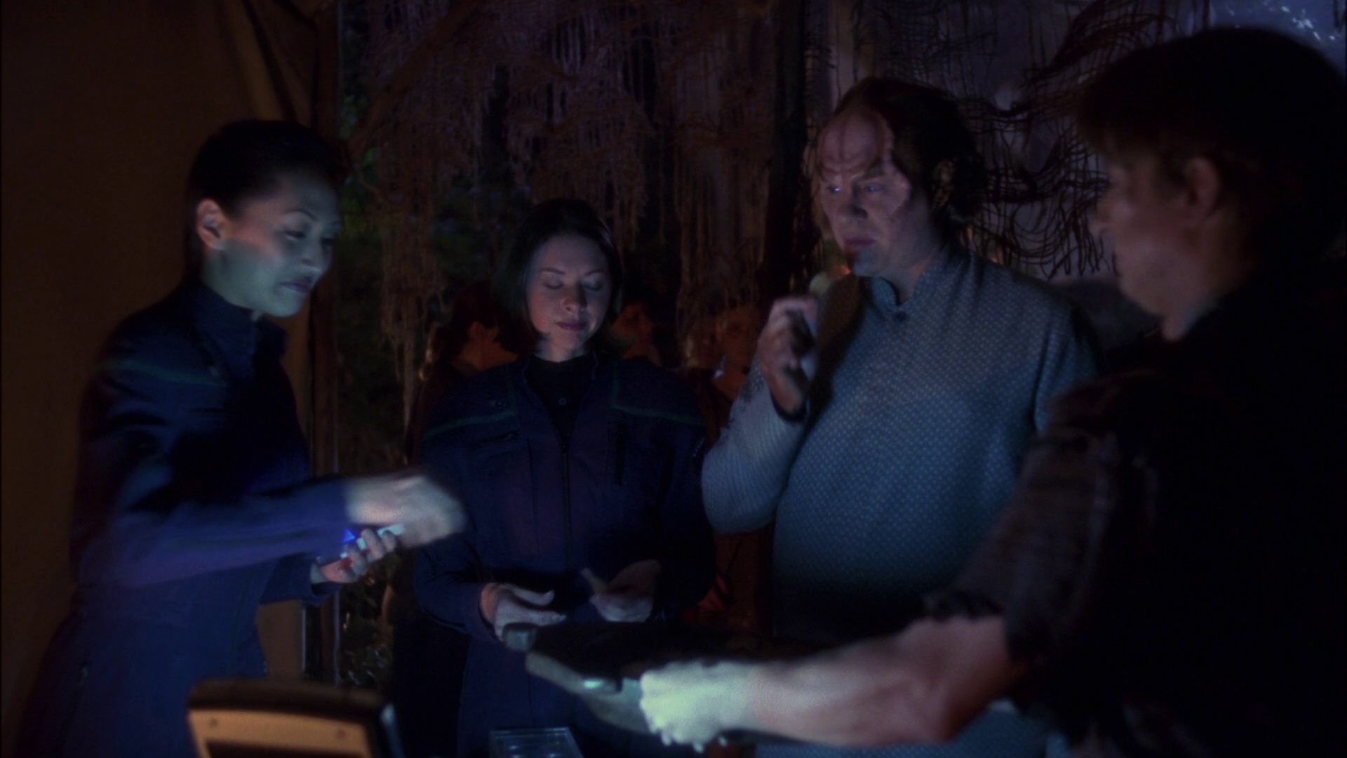 extant_StarTrek_ENT_1x13-DearDoctor_2279.jpg