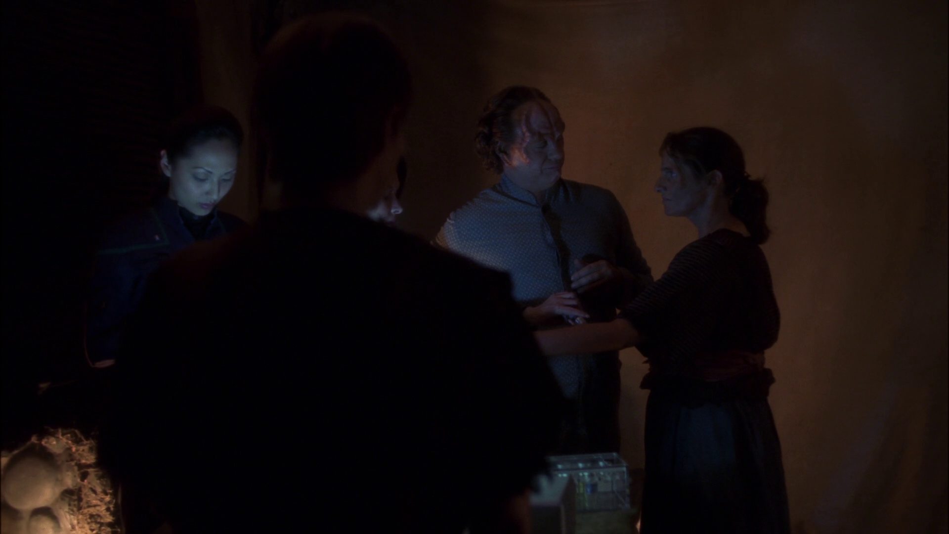 extant_StarTrek_ENT_1x13-DearDoctor_2295.jpg