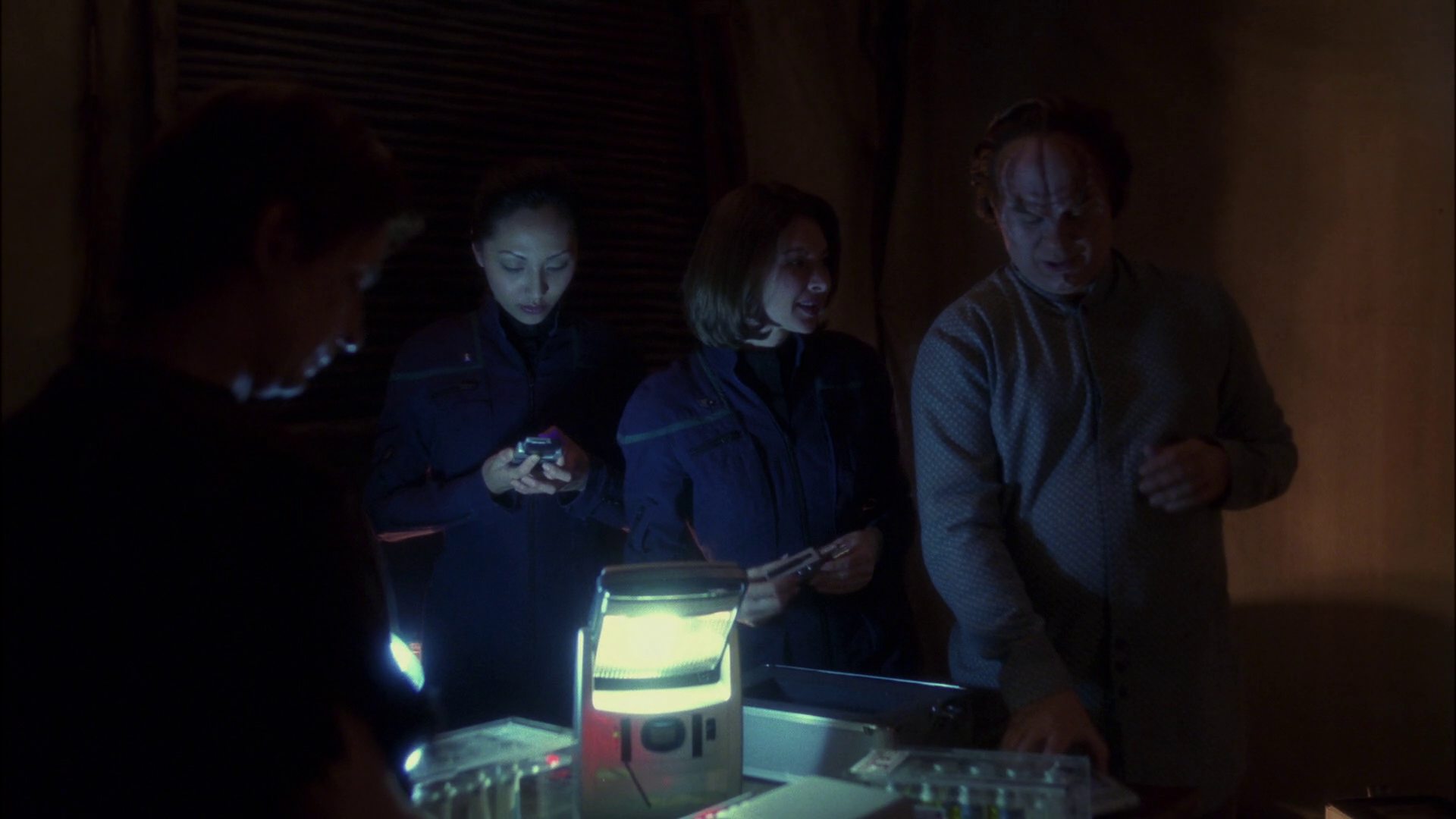 extant_StarTrek_ENT_1x13-DearDoctor_2303.jpg