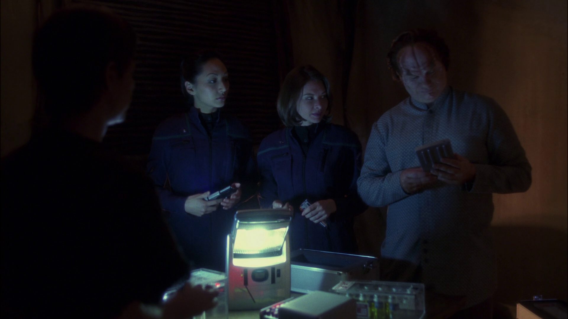 extant_StarTrek_ENT_1x13-DearDoctor_2307.jpg