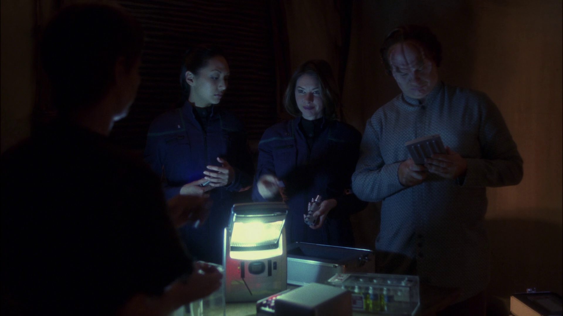 extant_StarTrek_ENT_1x13-DearDoctor_2310.jpg