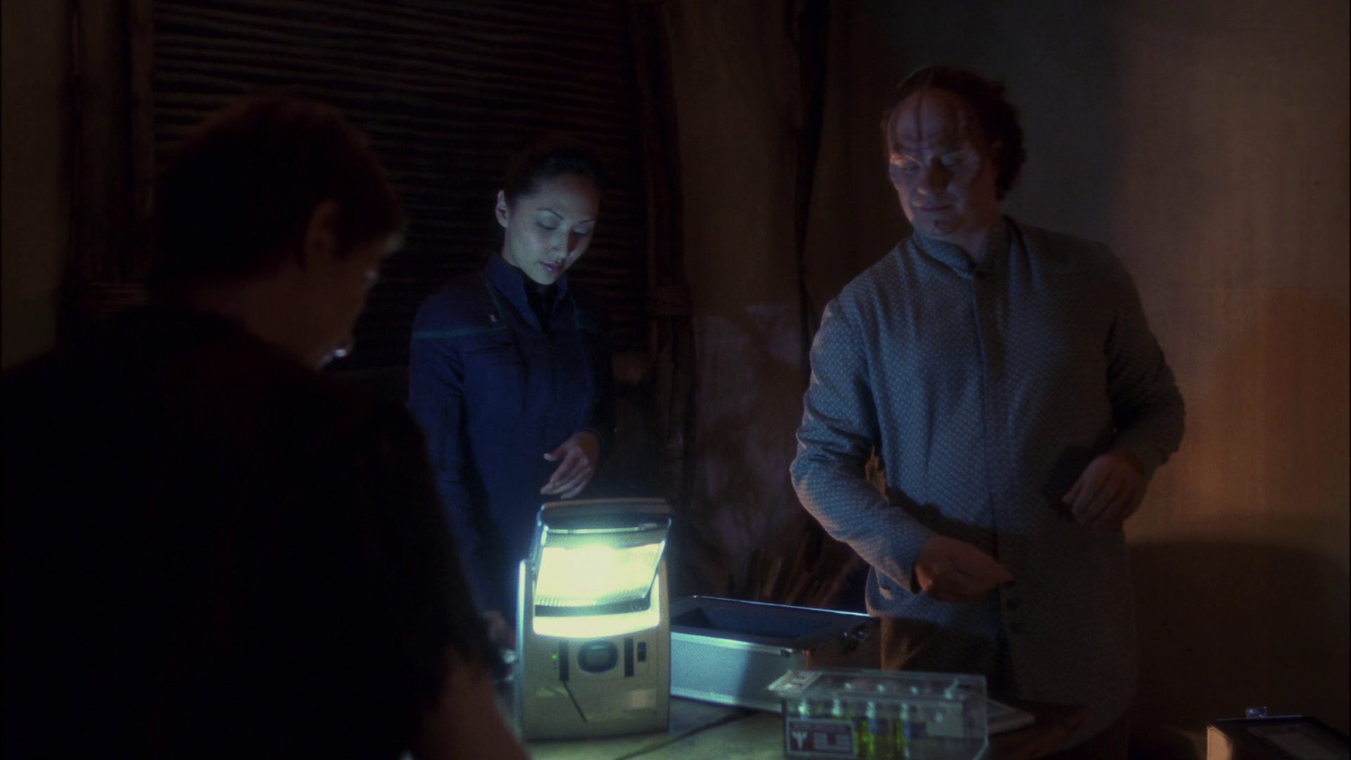 extant_StarTrek_ENT_1x13-DearDoctor_2364.jpg
