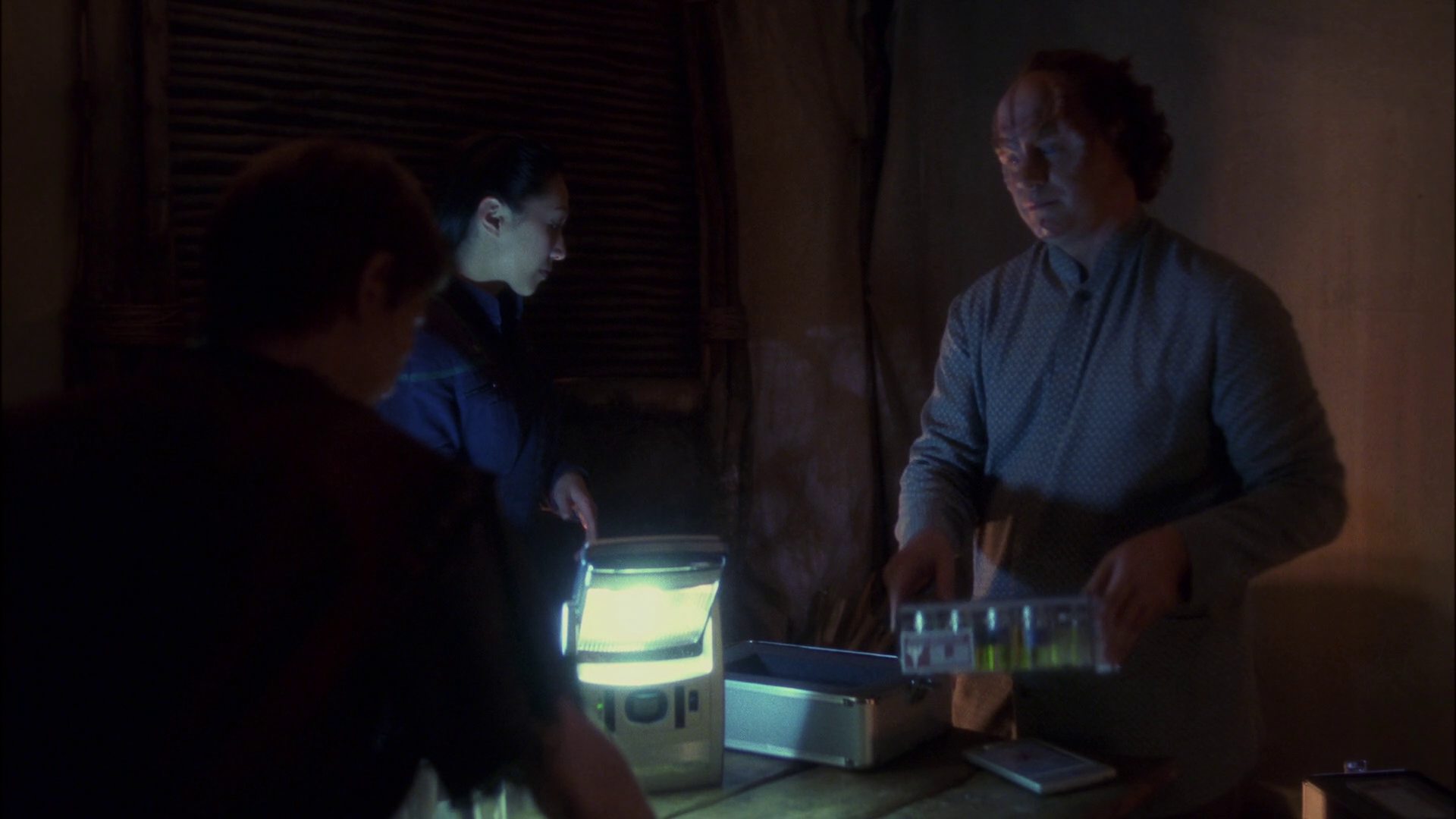 extant_StarTrek_ENT_1x13-DearDoctor_2366.jpg