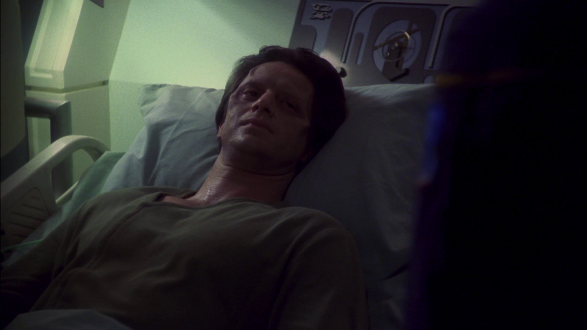 extant_StarTrek_ENT_1x13-DearDoctor_2616.jpg