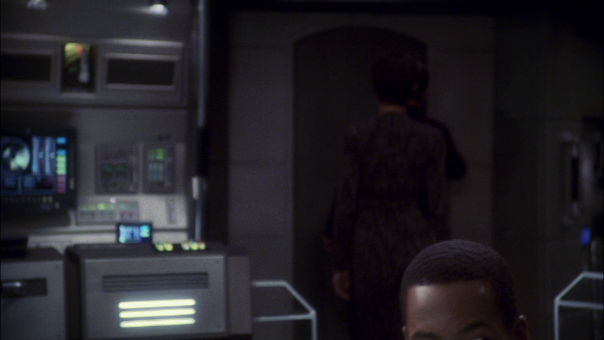 extant_StarTrek_ENT_1x13-DearDoctor_2832.jpg