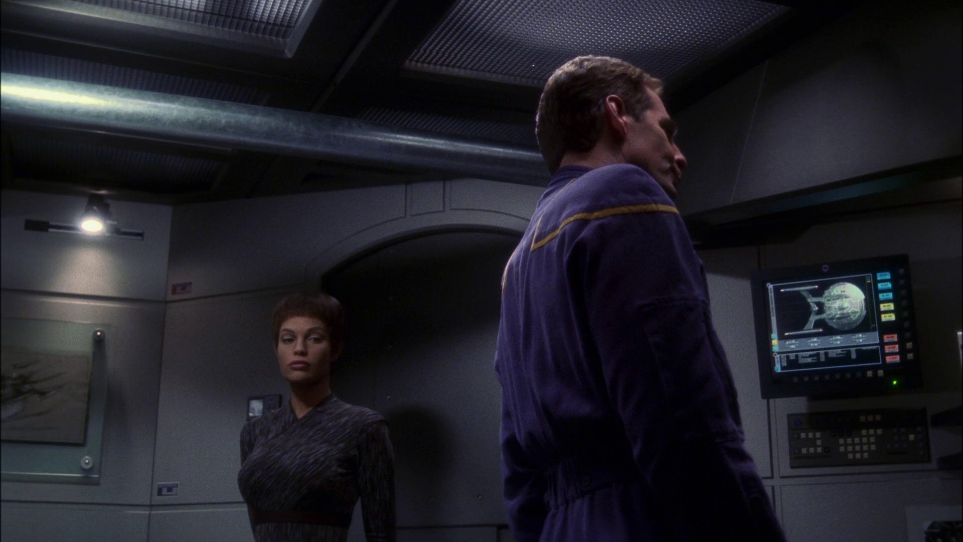 extant_StarTrek_ENT_1x13-DearDoctor_2916.jpg