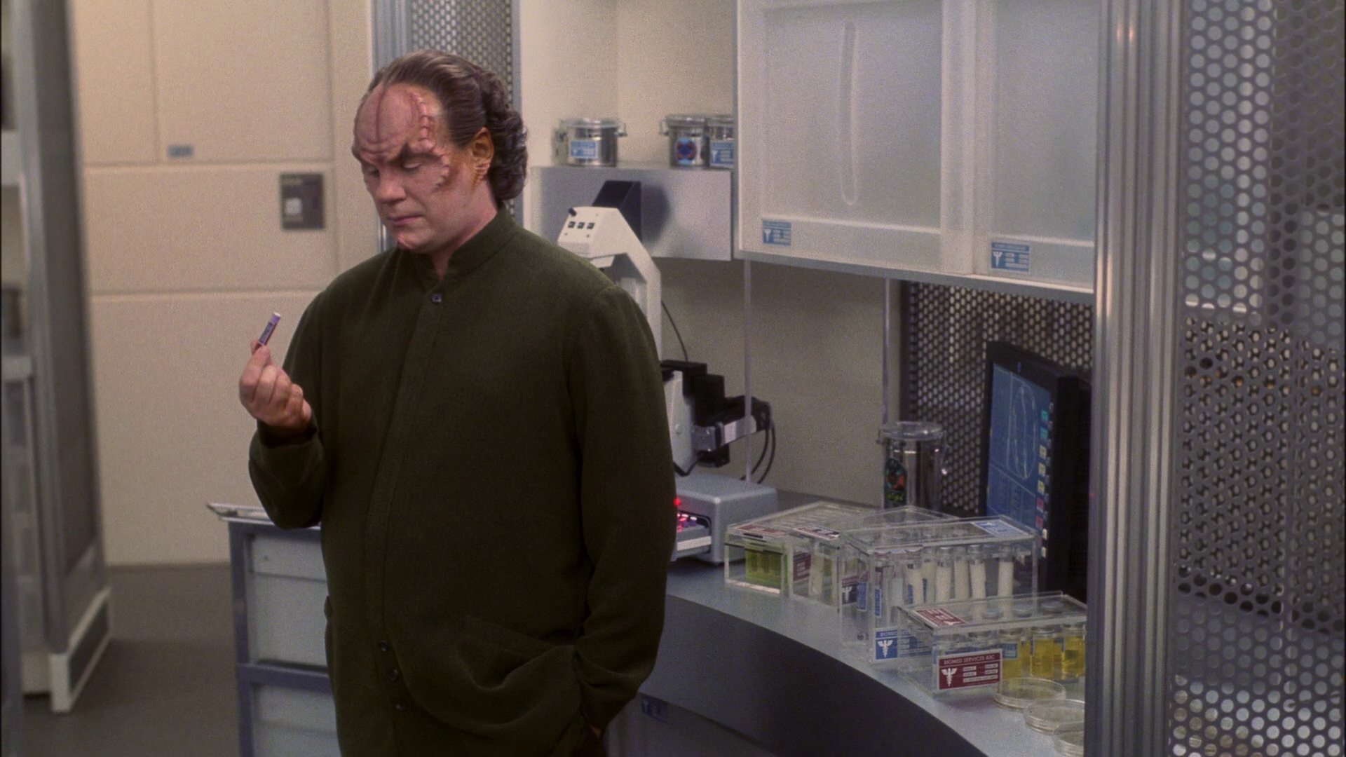 extant_StarTrek_ENT_1x13-DearDoctor_3287.jpg