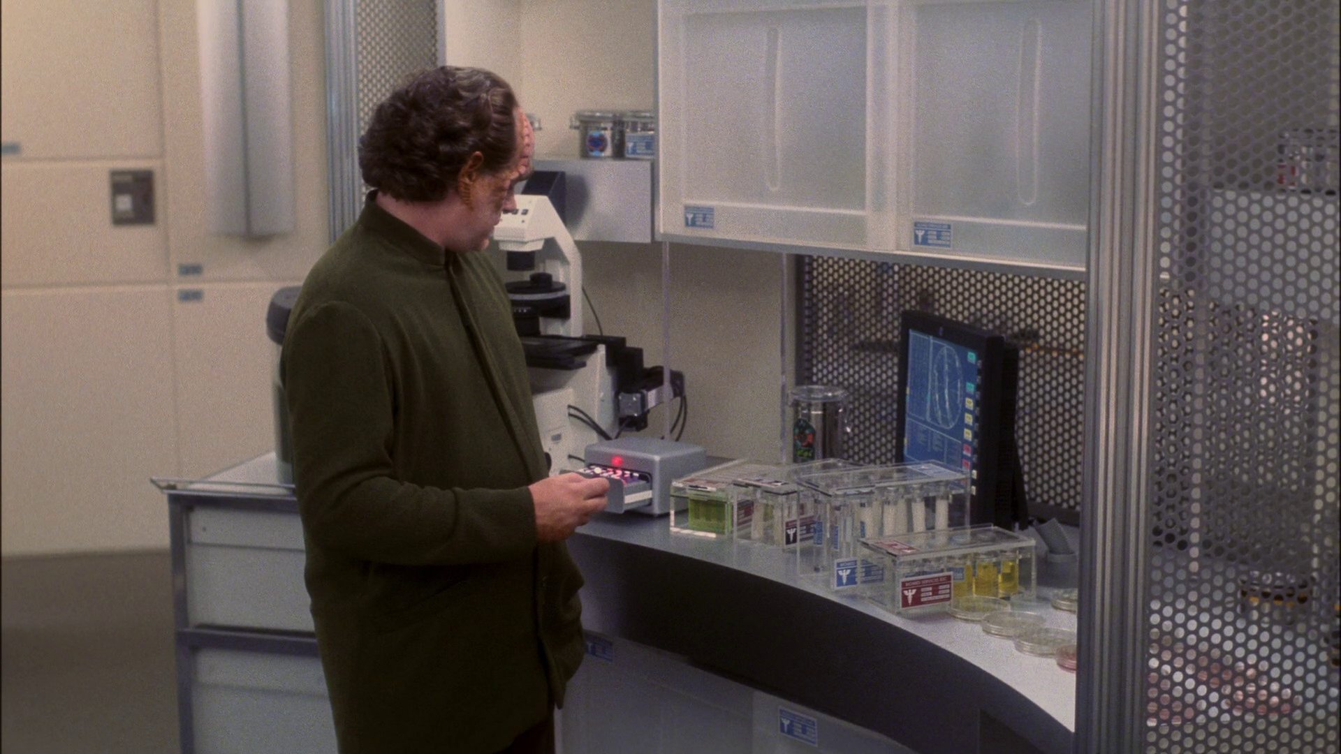 extant_StarTrek_ENT_1x13-DearDoctor_3300.jpg