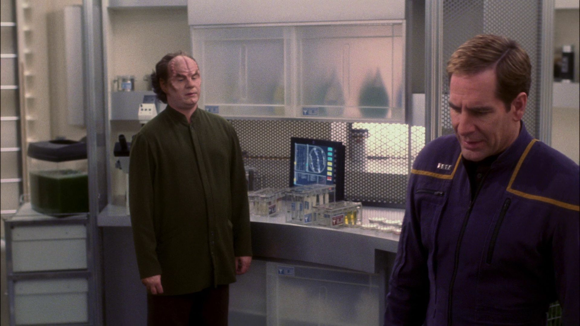 extant_StarTrek_ENT_1x13-DearDoctor_3322.jpg
