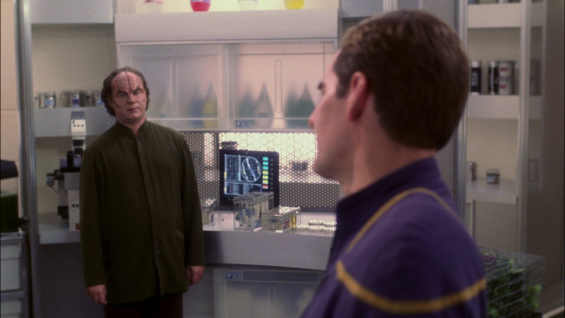 extant_StarTrek_ENT_1x13-DearDoctor_3337.jpg