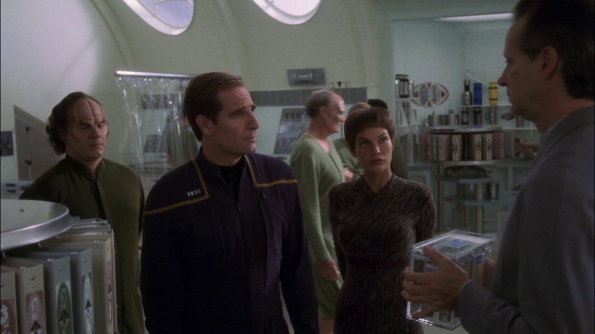extant_StarTrek_ENT_1x13-DearDoctor_3430.jpg