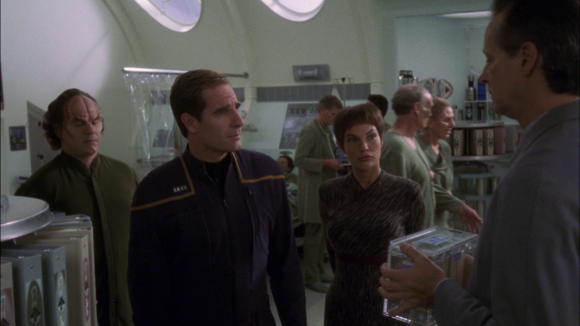 extant_StarTrek_ENT_1x13-DearDoctor_3431.jpg