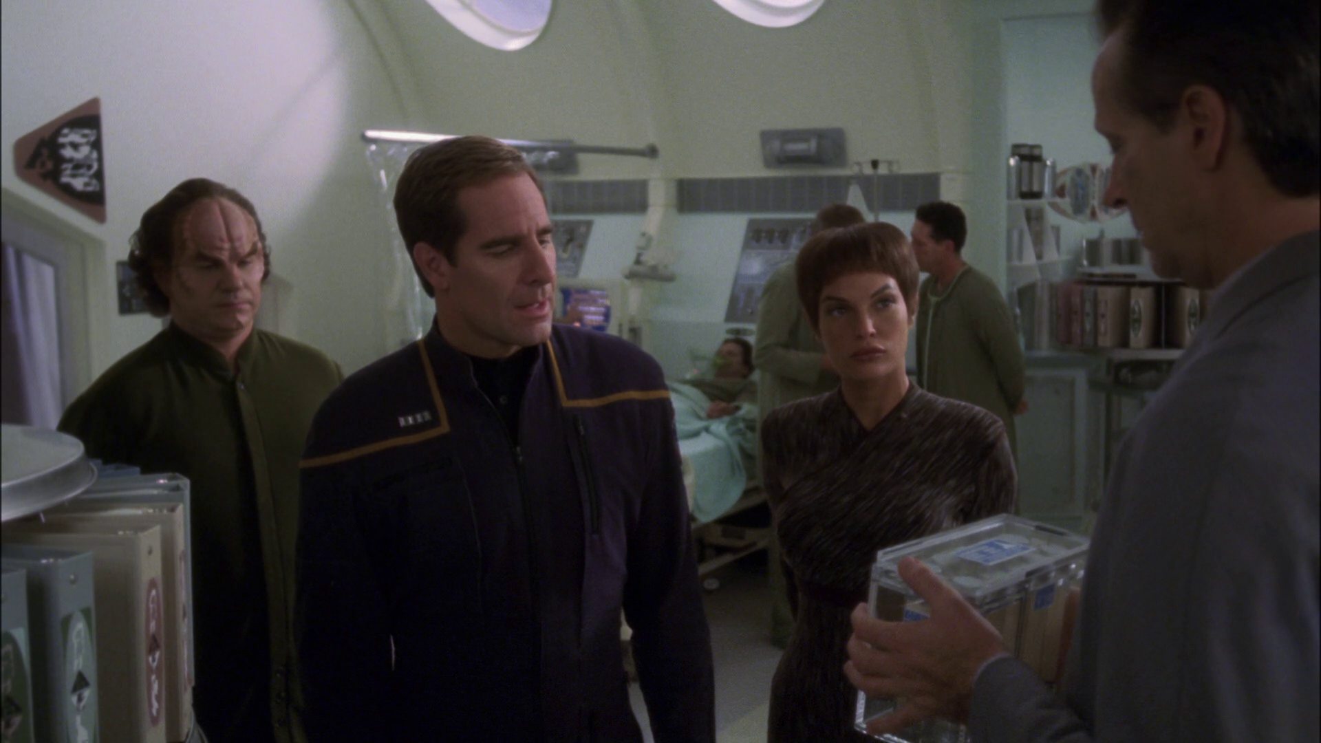 extant_StarTrek_ENT_1x13-DearDoctor_3433.jpg