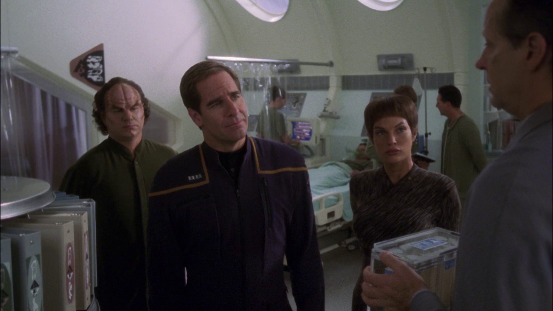 extant_StarTrek_ENT_1x13-DearDoctor_3436.jpg