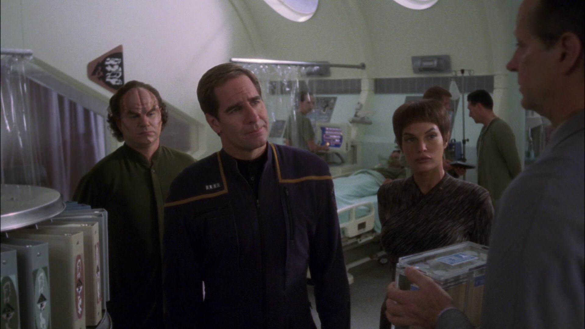 extant_StarTrek_ENT_1x13-DearDoctor_3437.jpg