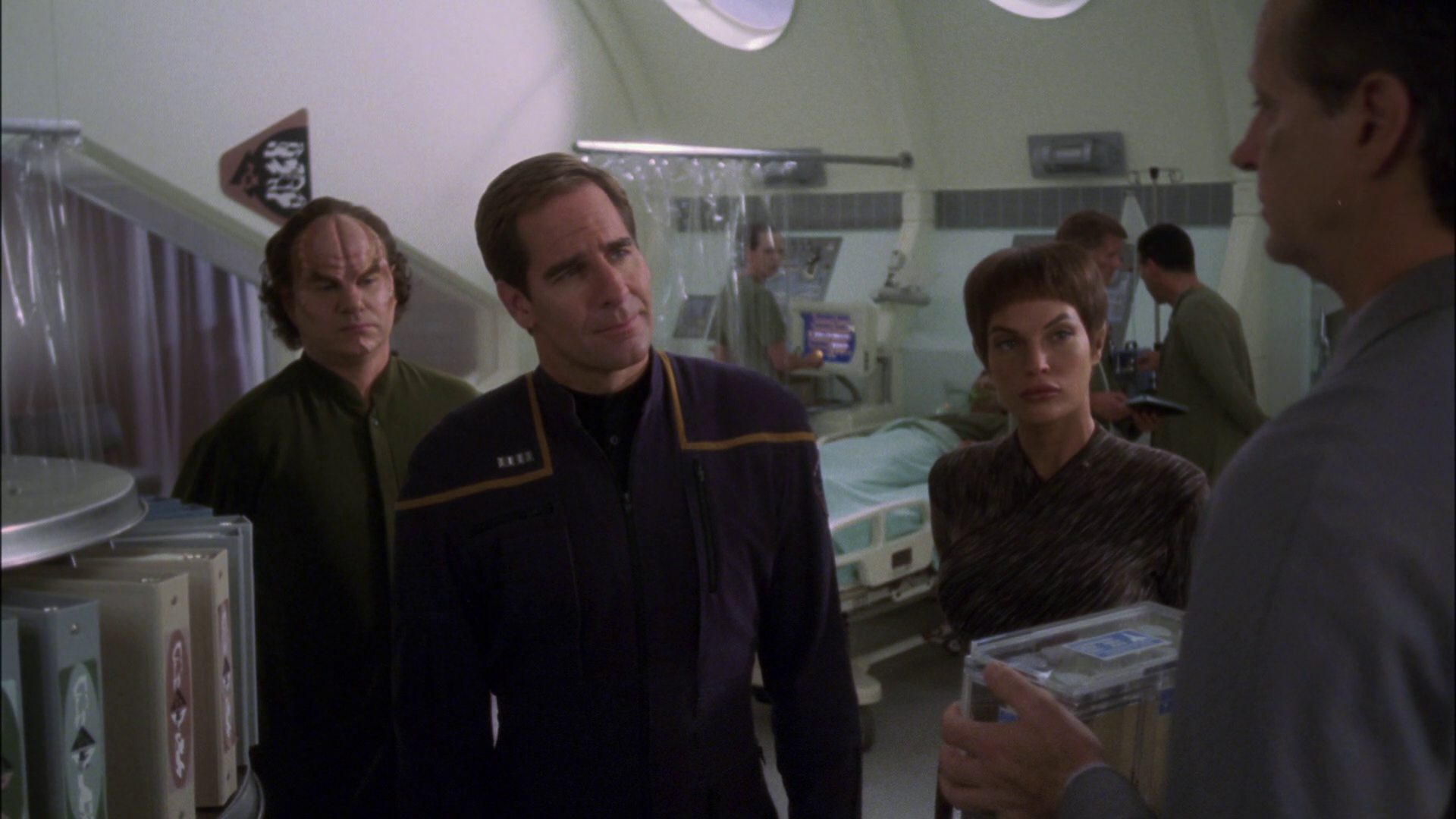 extant_StarTrek_ENT_1x13-DearDoctor_3438.jpg