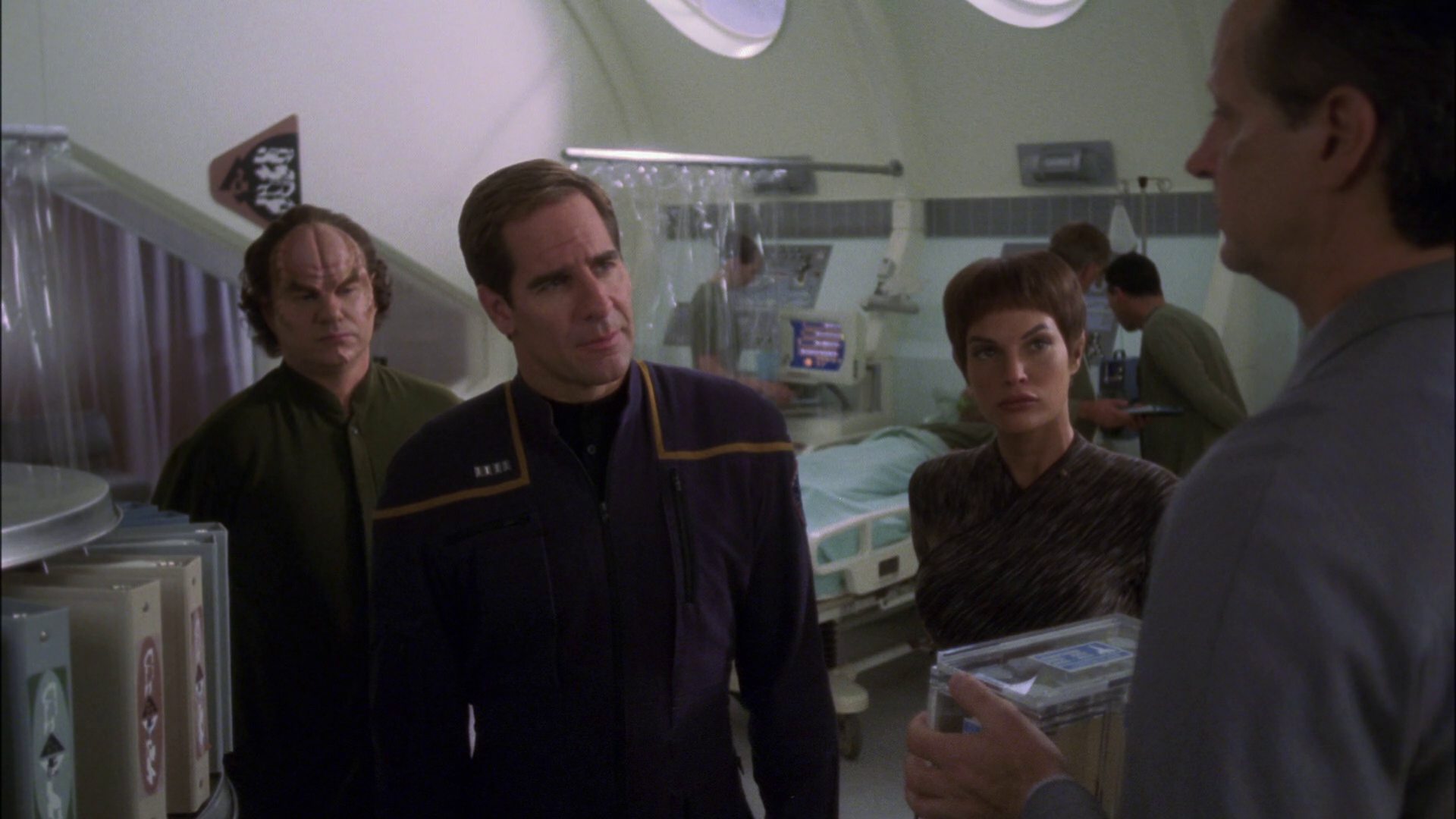 extant_StarTrek_ENT_1x13-DearDoctor_3441.jpg